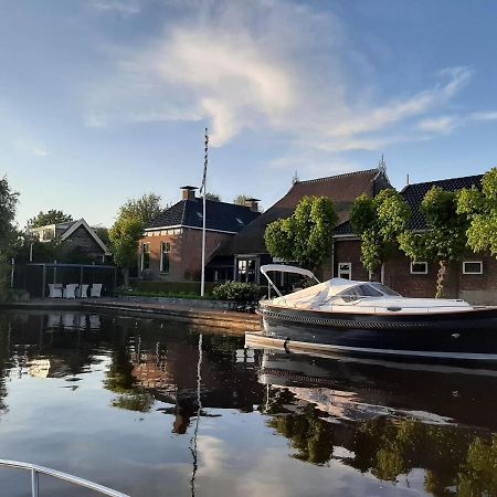 Puur Eastermar - Monumentaal, Authentiek En Luxe Koetshuis Aan Open Vaarwater Met Jacuzzi En Sauna Oostermeer 外观 照片