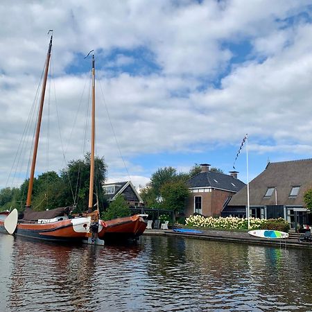 Puur Eastermar - Monumentaal, Authentiek En Luxe Koetshuis Aan Open Vaarwater Met Jacuzzi En Sauna Oostermeer 外观 照片