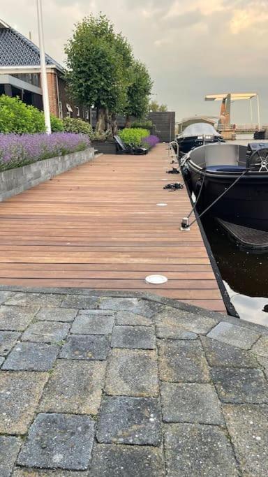 Puur Eastermar - Monumentaal, Authentiek En Luxe Koetshuis Aan Open Vaarwater Met Jacuzzi En Sauna Oostermeer 外观 照片