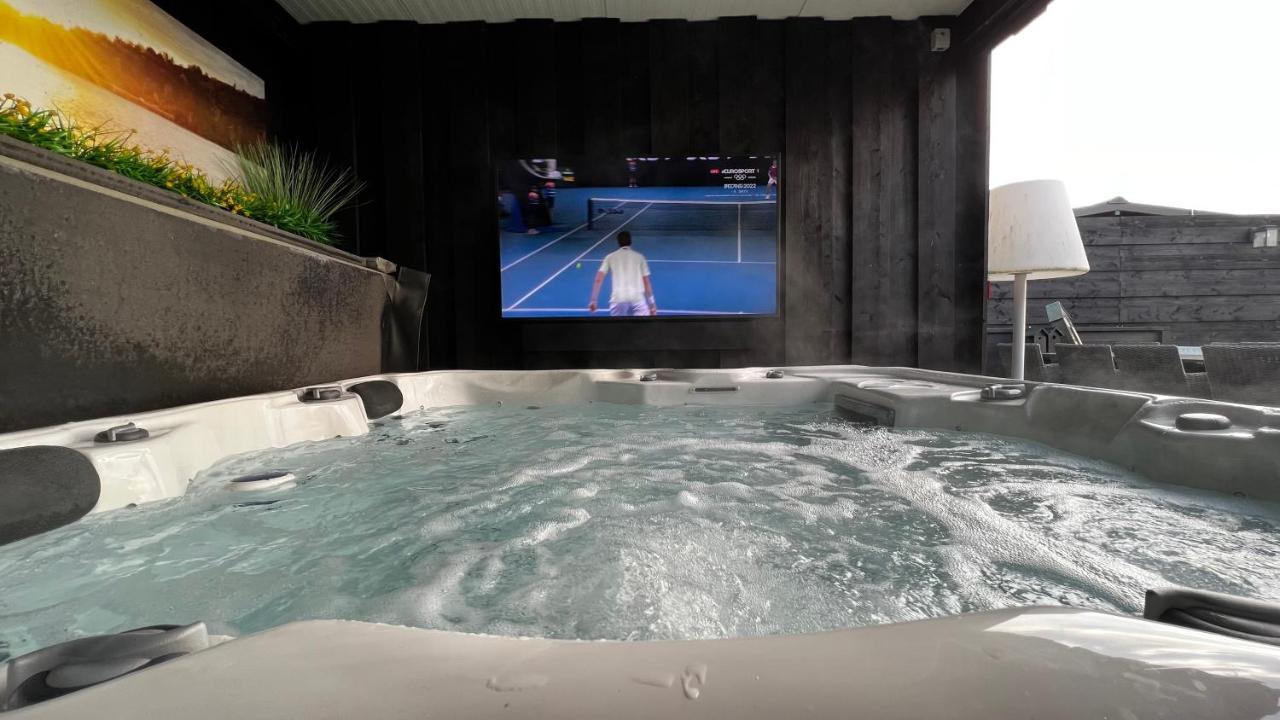 Puur Eastermar - Monumentaal, Authentiek En Luxe Koetshuis Aan Open Vaarwater Met Jacuzzi En Sauna Oostermeer 外观 照片