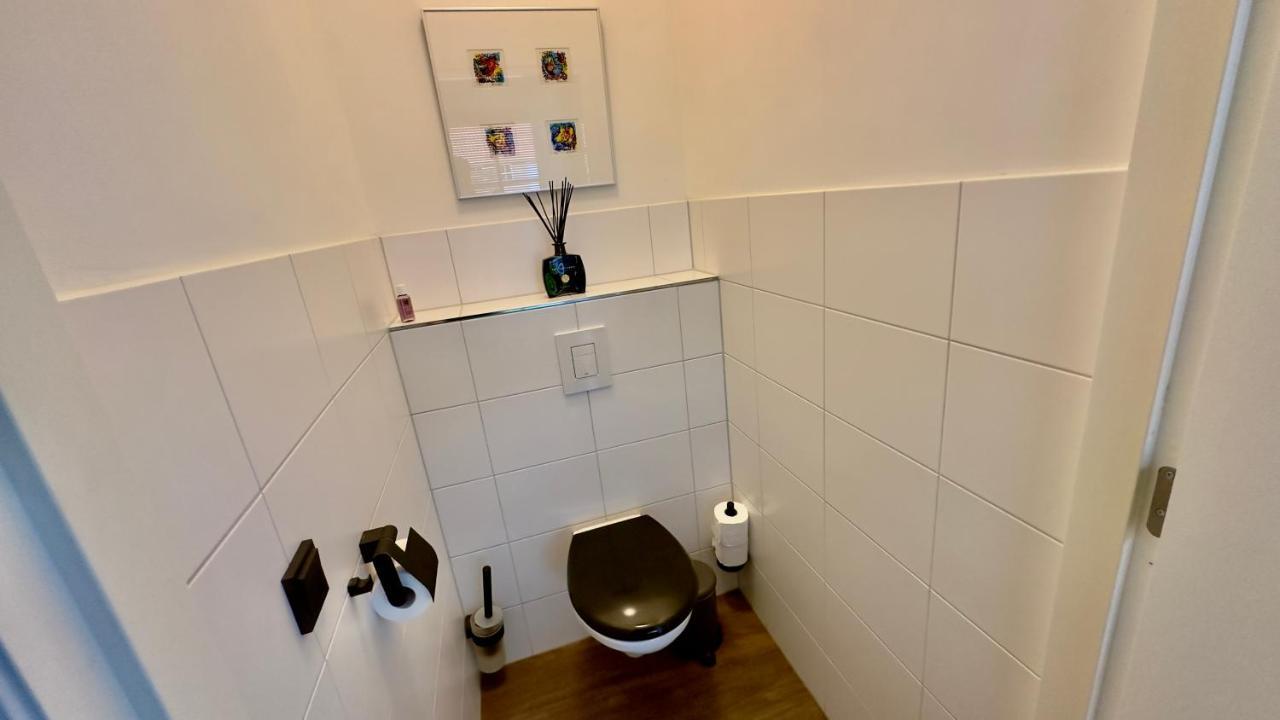 Puur Eastermar - Monumentaal, Authentiek En Luxe Koetshuis Aan Open Vaarwater Met Jacuzzi En Sauna Oostermeer 外观 照片