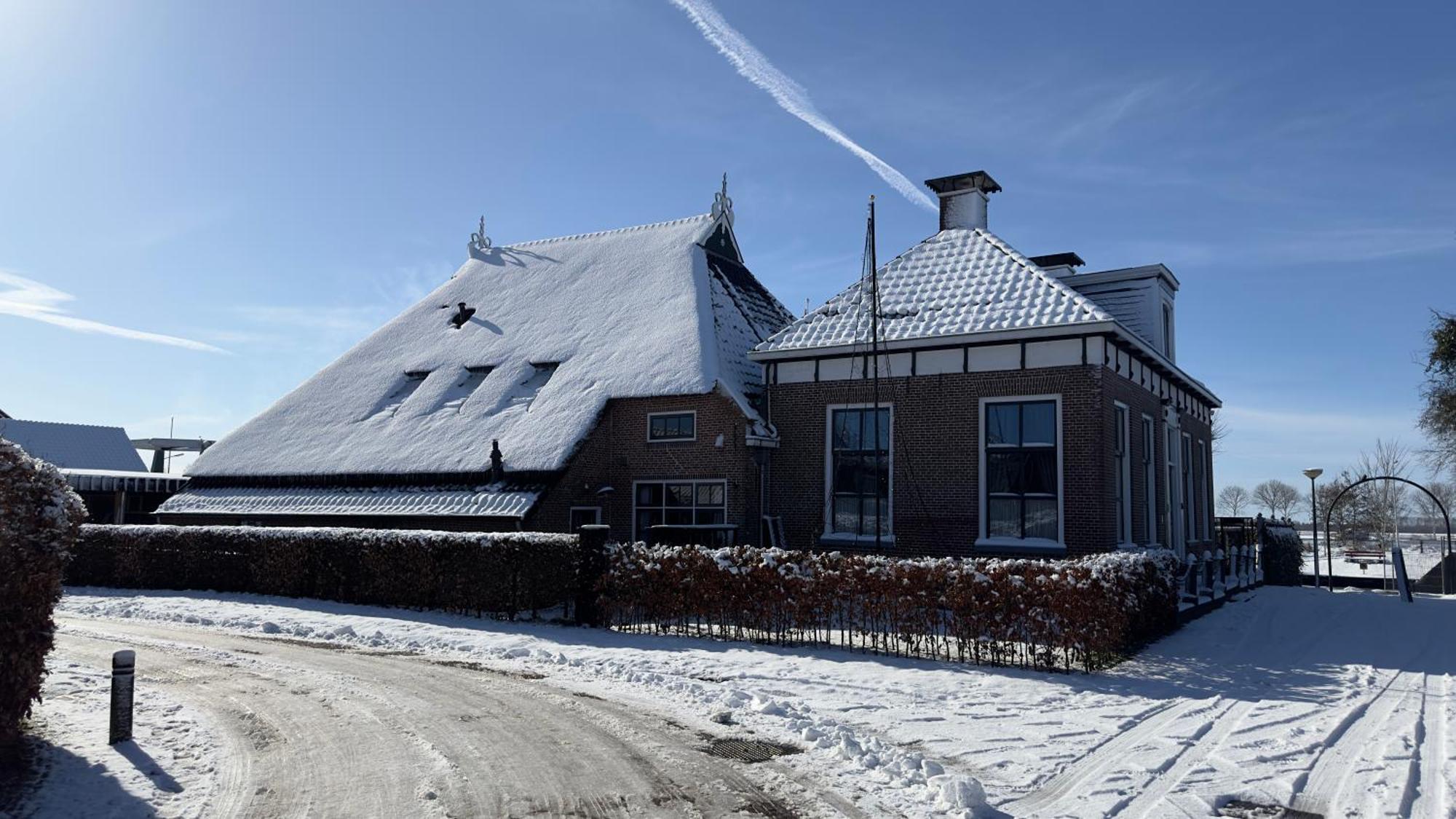 Puur Eastermar - Monumentaal, Authentiek En Luxe Koetshuis Aan Open Vaarwater Met Jacuzzi En Sauna Oostermeer 外观 照片