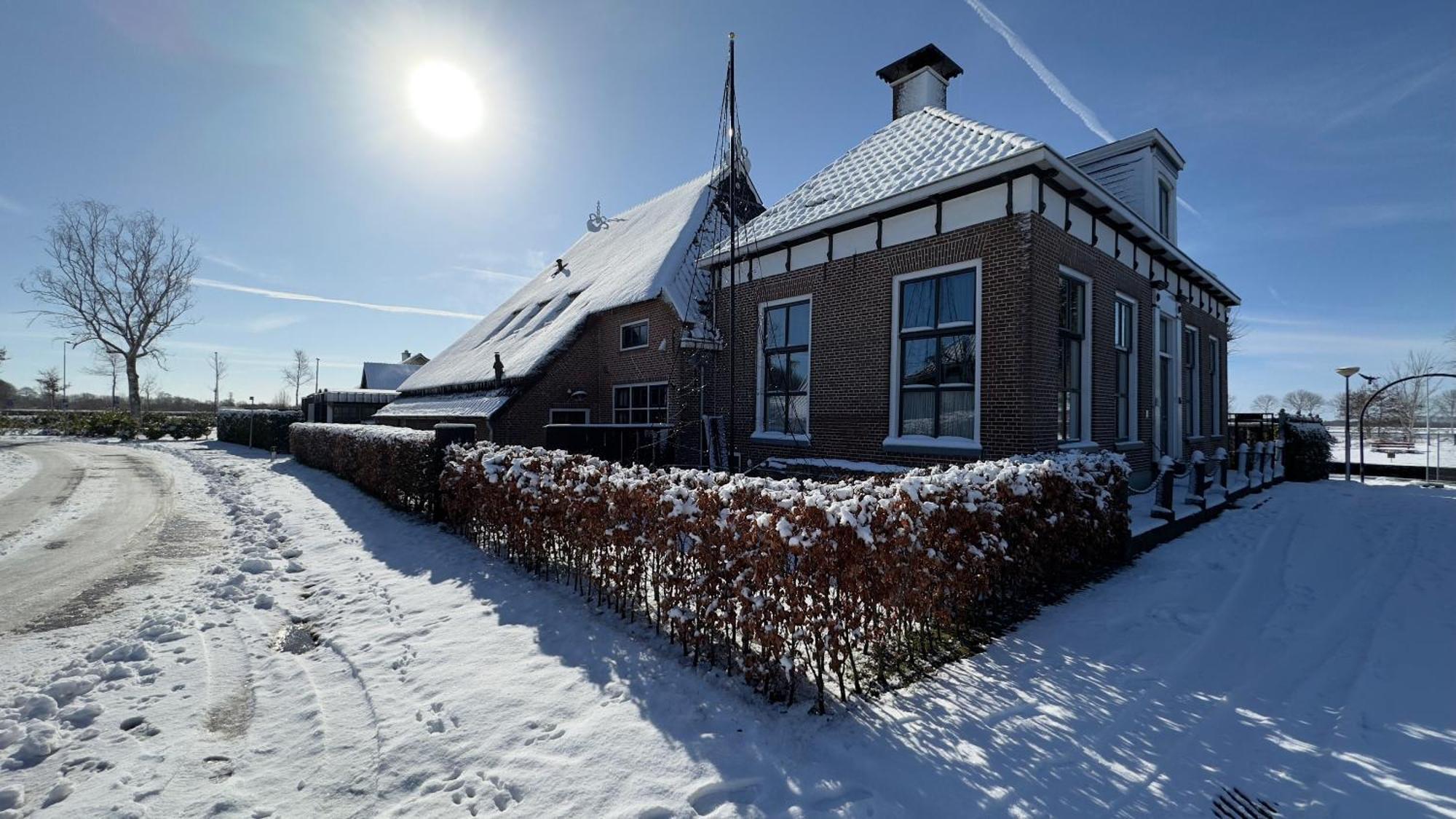 Puur Eastermar - Monumentaal, Authentiek En Luxe Koetshuis Aan Open Vaarwater Met Jacuzzi En Sauna Oostermeer 外观 照片