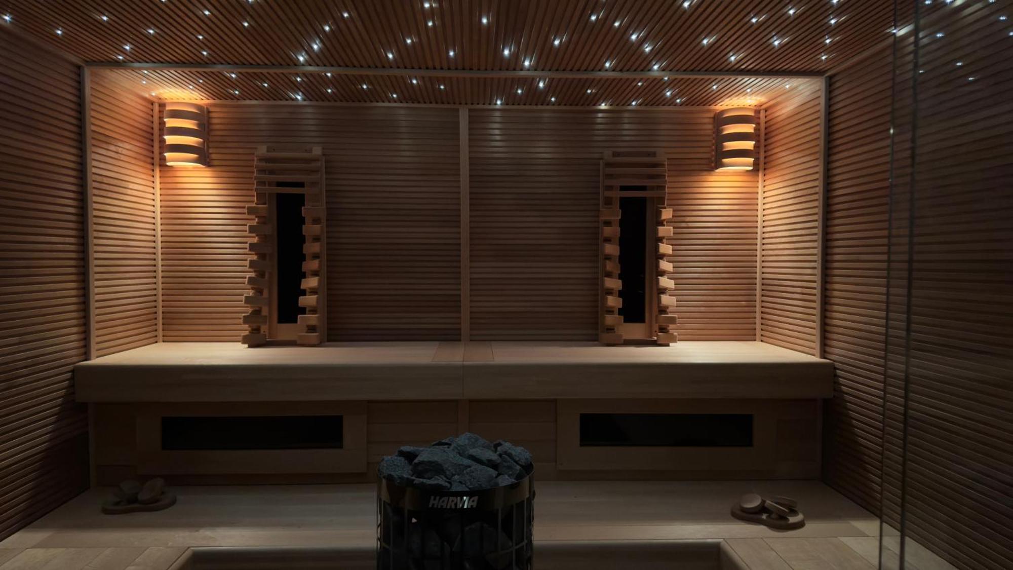 Puur Eastermar - Monumentaal, Authentiek En Luxe Koetshuis Aan Open Vaarwater Met Jacuzzi En Sauna Oostermeer 外观 照片